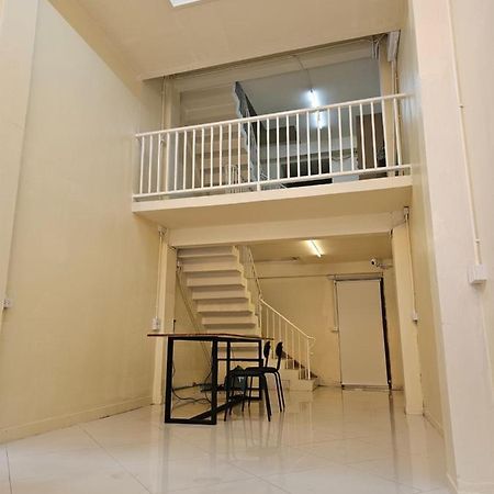 Luca Hostel Bangkok Exterior photo